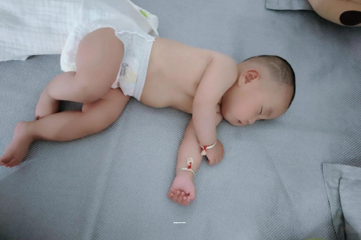 宁阳五个月宝宝呕吐